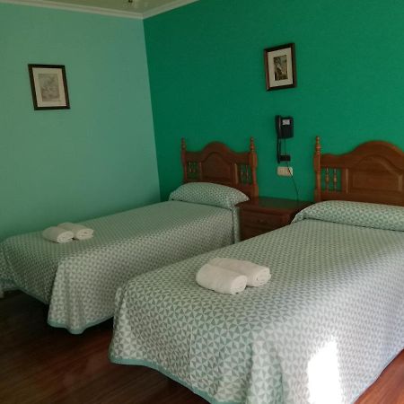 Pico Sacro I Hostal-Pension Сантьяго-де-Компостела Экстерьер фото