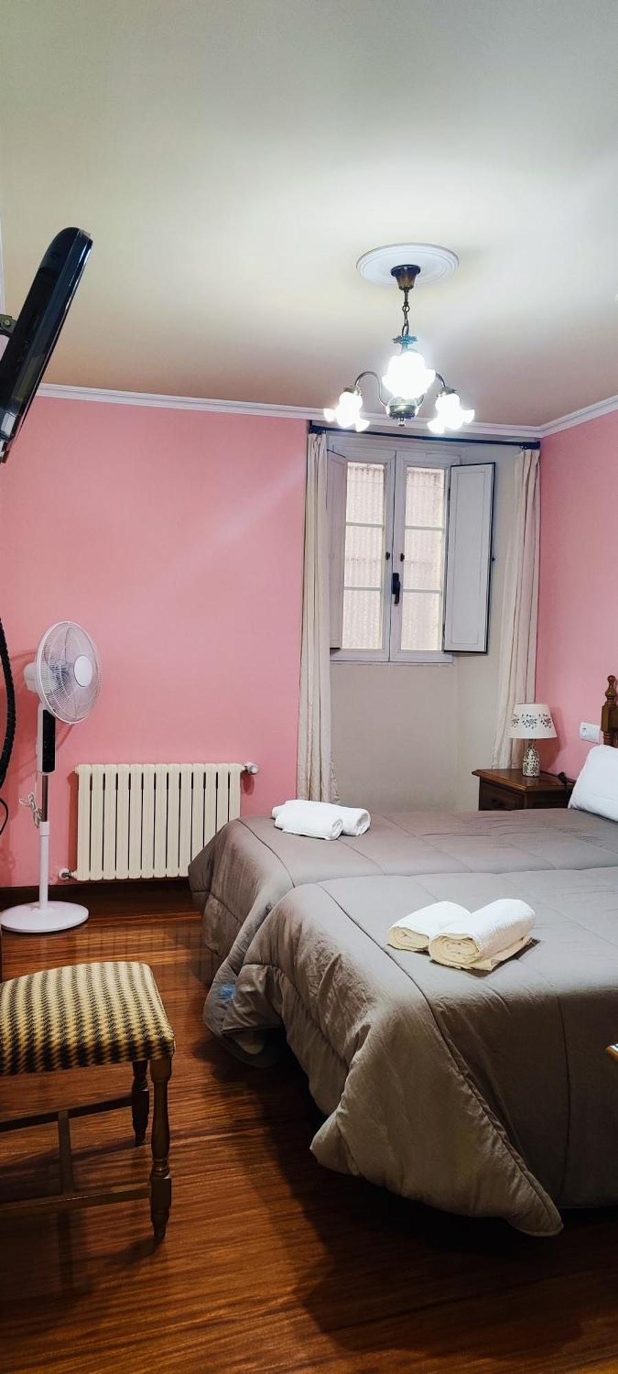 Pico Sacro I Hostal-Pension Сантьяго-де-Компостела Номер фото